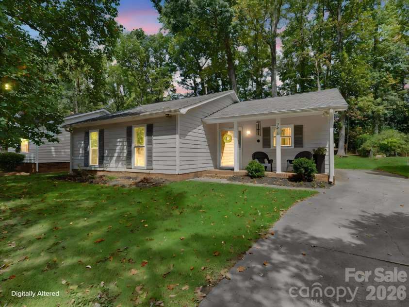 7239 Lockmont Drive, Charlotte, NC 28212.  MLS# CAR4424249, YatesRealty ID 50685. 