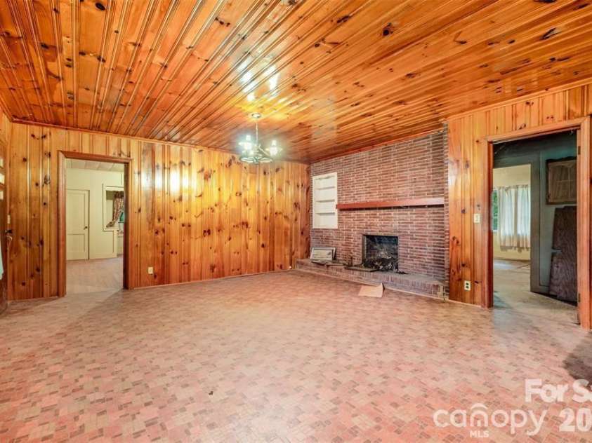 2412 Daves Drive, Shelby, NC 28150.  MLS# CAR4360089, YatesRealty ID 50688. 