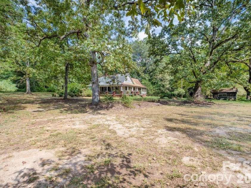 2412 Daves Drive, Shelby, NC 28150.  MLS# CAR4360089, YatesRealty ID 50688. 