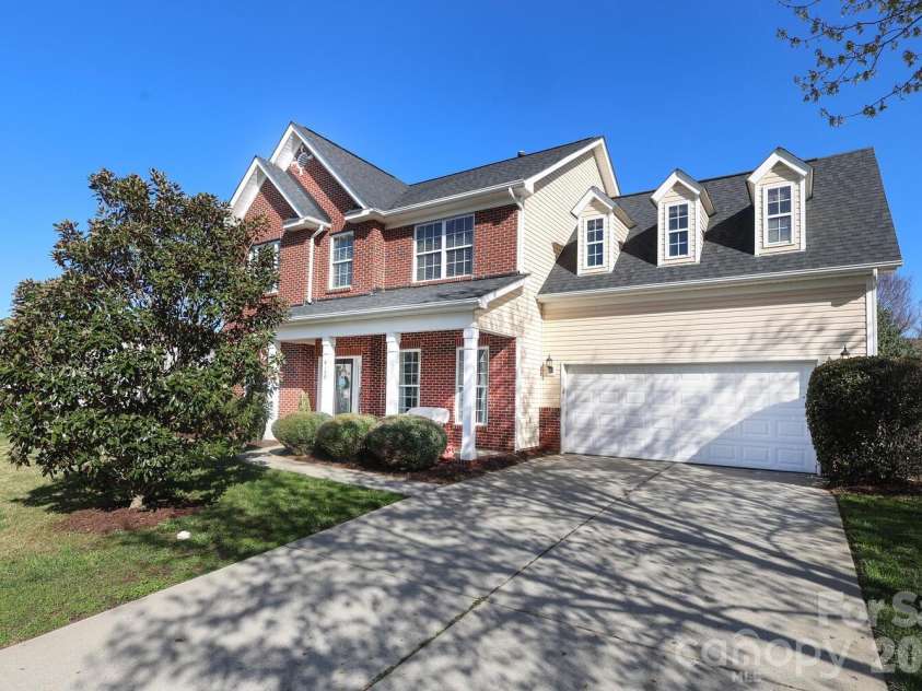 6120 Breckfield Court, Charlotte, NC 28278.  MLS# CAR4357558, YatesRealty ID 5069. 