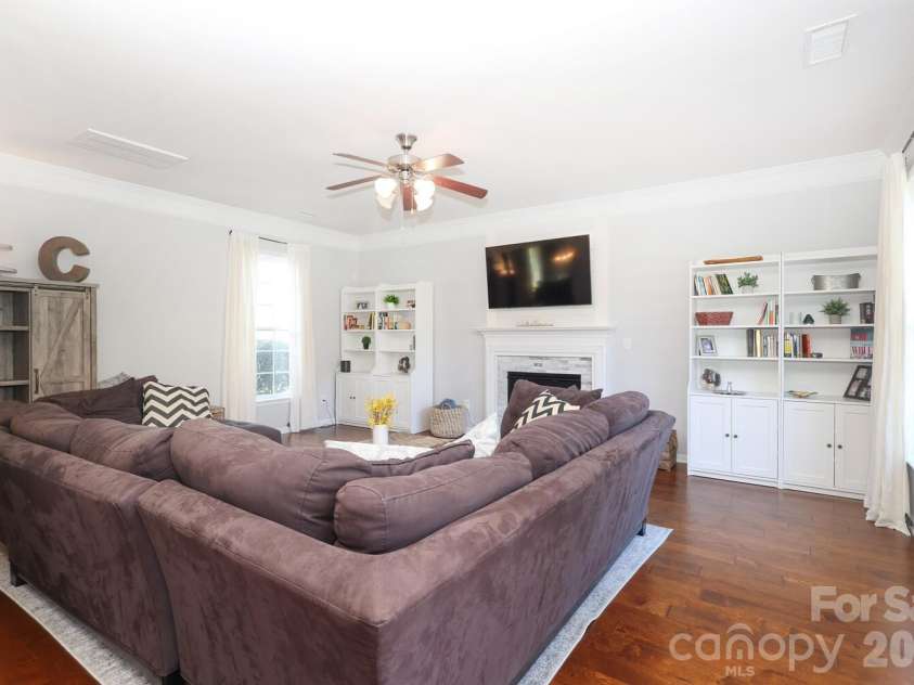 6120 Breckfield Court, Charlotte, NC 28278.  MLS# CAR4357558, YatesRealty ID 5069. 
