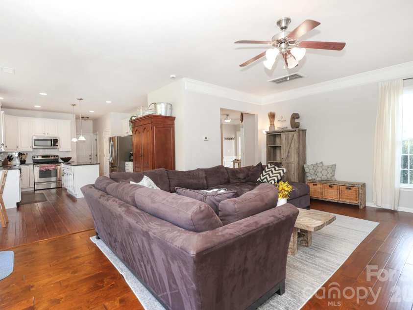 6120 Breckfield Court, Charlotte, NC 28278.  MLS# CAR4357558, YatesRealty ID 5069. 
