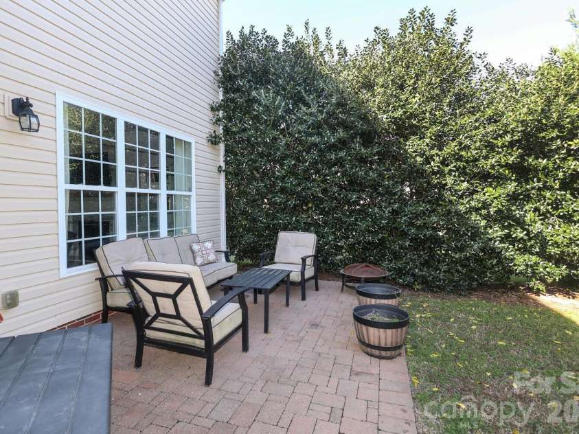 6120 Breckfield Court, Charlotte, NC 28278.  MLS# CAR4357558, YatesRealty ID 5069. 
