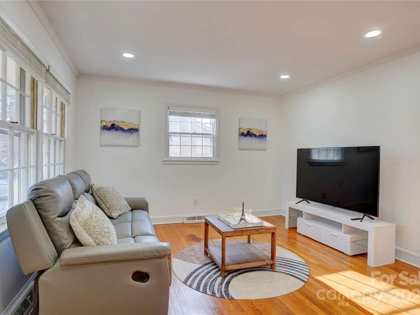 7526 Dorn Circle, Charlotte, NC 28212.  MLS# CAR4226222, YatesRealty ID 5069. 