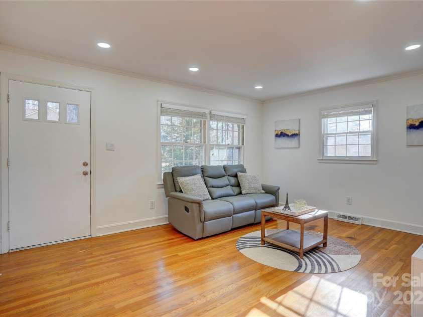 7526 Dorn Circle, Charlotte, NC 28212.  MLS# CAR4226222, YatesRealty ID 5069. 