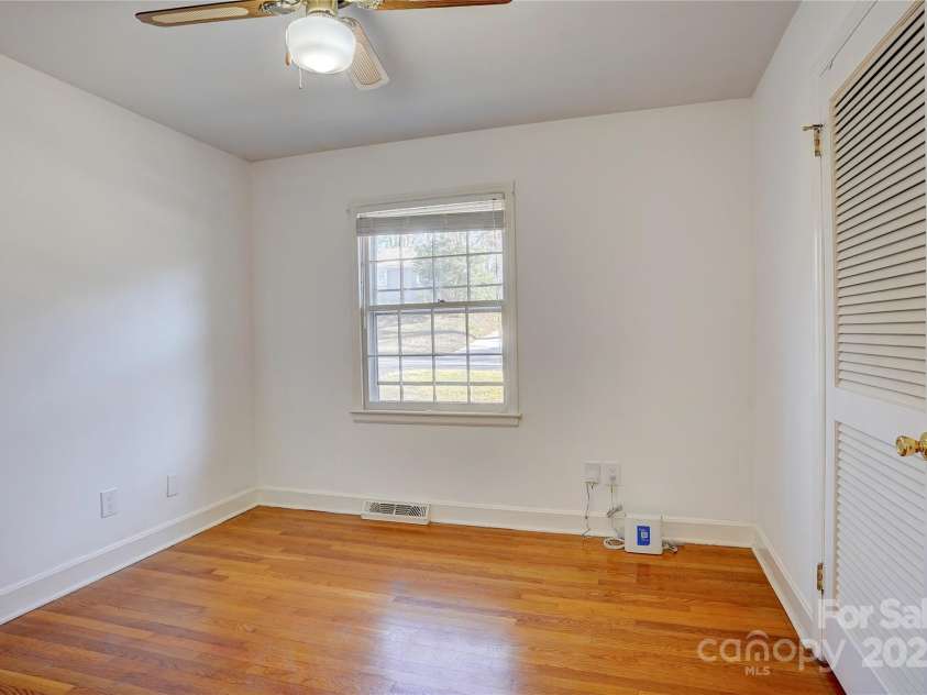 7526 Dorn Circle, Charlotte, NC 28212.  MLS# CAR4226222, YatesRealty ID 5069. 