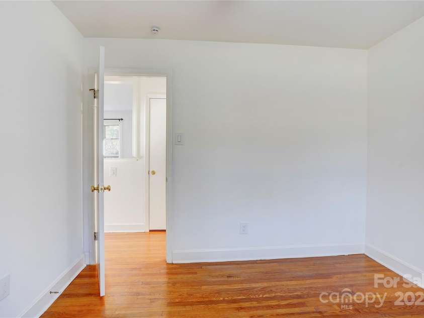 7526 Dorn Circle, Charlotte, NC 28212.  MLS# CAR4226222, YatesRealty ID 5069. 