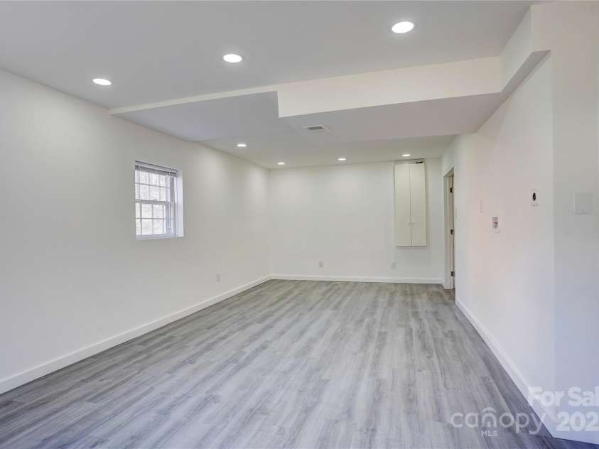 7526 Dorn Circle, Charlotte, NC 28212.  MLS# CAR4226222, YatesRealty ID 5069. 