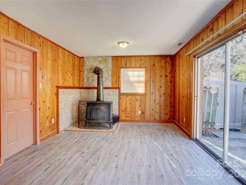 7526 Dorn Circle, Charlotte, NC 28212.  MLS# CAR4226222, YatesRealty ID 5069. 