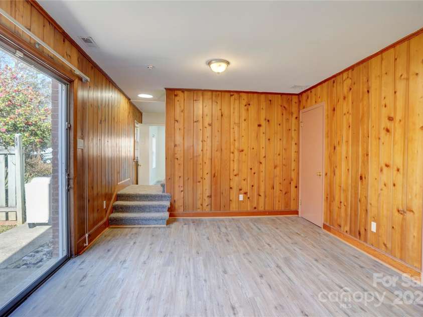 7526 Dorn Circle, Charlotte, NC 28212.  MLS# CAR4226222, YatesRealty ID 5069. 