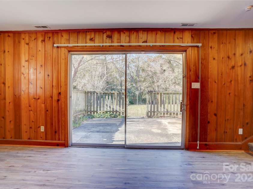 7526 Dorn Circle, Charlotte, NC 28212.  MLS# CAR4226222, YatesRealty ID 5069. 