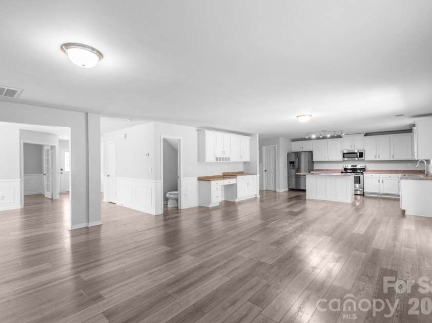 4921 William Caldwell Avenue, Charlotte, NC 28213.  MLS# CAR4424174, YatesRealty ID 50691. 