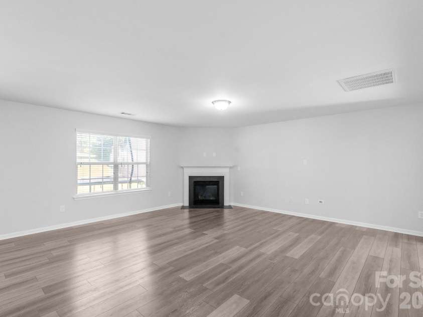 4921 William Caldwell Avenue, Charlotte, NC 28213.  MLS# CAR4424174, YatesRealty ID 50691. 
