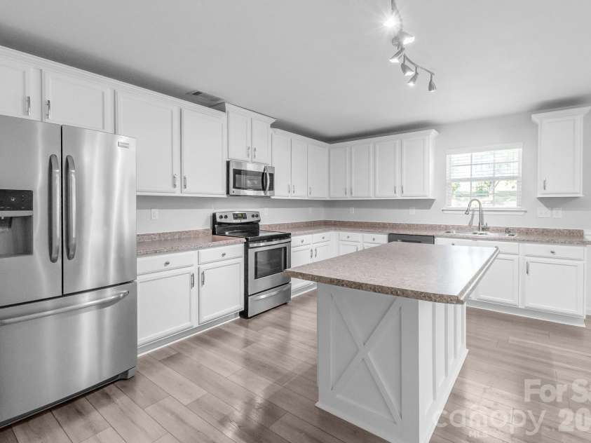 4921 William Caldwell Avenue, Charlotte, NC 28213.  MLS# CAR4424174, YatesRealty ID 50691. 