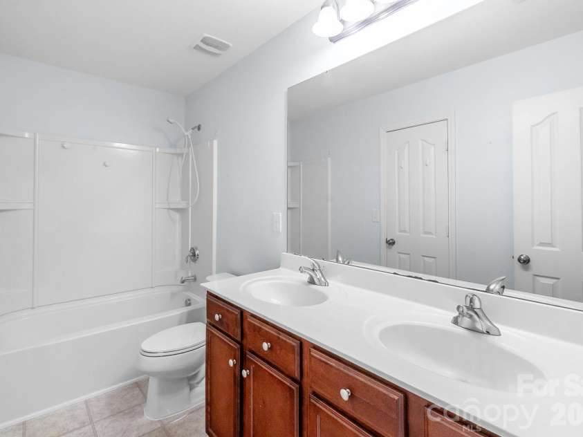 4921 William Caldwell Avenue, Charlotte, NC 28213.  MLS# CAR4424174, YatesRealty ID 50691. 