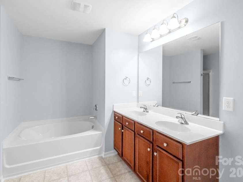 4921 William Caldwell Avenue, Charlotte, NC 28213.  MLS# CAR4424174, YatesRealty ID 50691. 