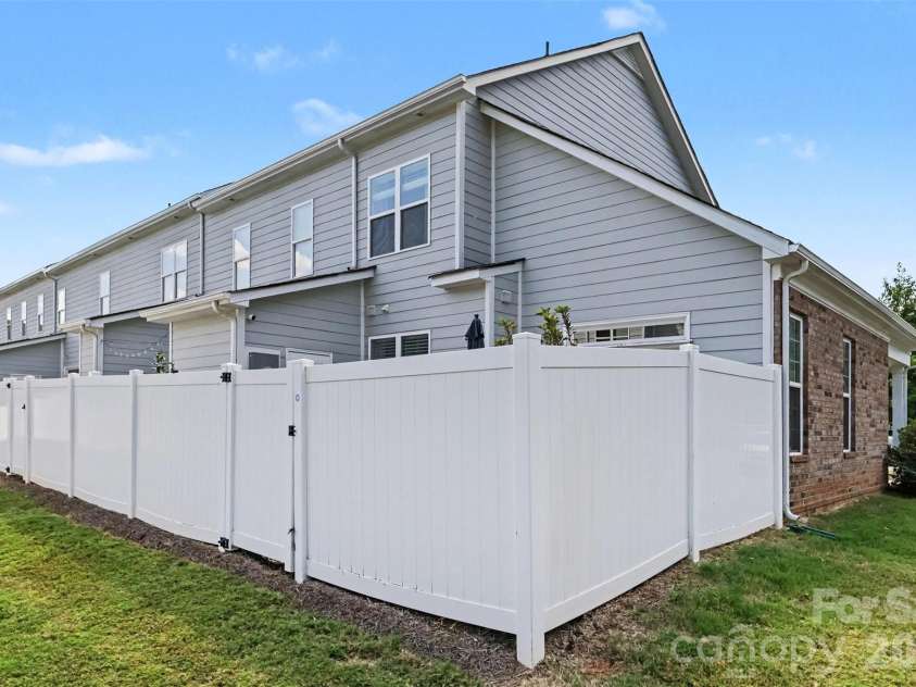 712 Henderson Valley Way, Belmont, NC 28012.  MLS# CAR4423480, YatesRealty ID 50693. 