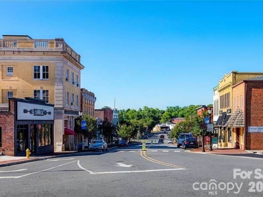 712 Henderson Valley Way, Belmont, NC 28012.  MLS# CAR4423480, YatesRealty ID 50693. 