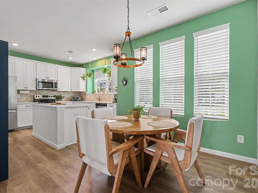 712 Henderson Valley Way, Belmont, NC 28012.  MLS# CAR4423480, YatesRealty ID 50693. Dining area