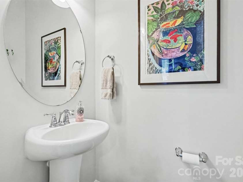 712 Henderson Valley Way, Belmont, NC 28012.  MLS# CAR4423480, YatesRealty ID 50693. Powder room on main level