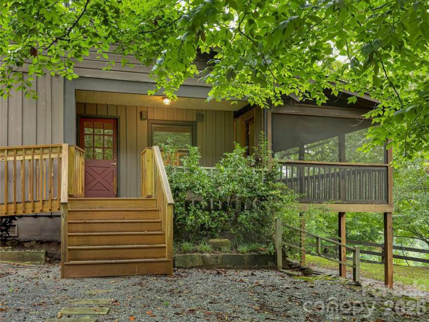 989 Fox Mountain Road, Columbus, NC 28722.  MLS# CAR4423345, YatesRealty ID 50694. 
