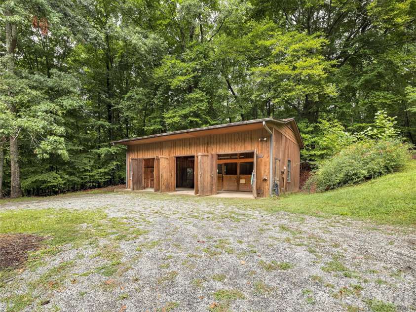 989 Fox Mountain Road, Columbus, NC 28722.  MLS# CAR4423345, YatesRealty ID 50694. 