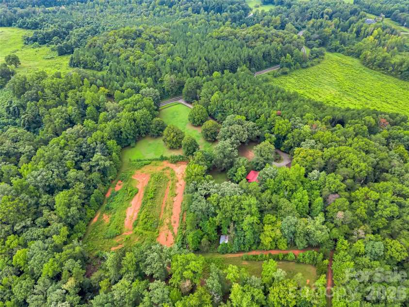 989 Fox Mountain Road, Columbus, NC 28722.  MLS# CAR4423345, YatesRealty ID 50694. 