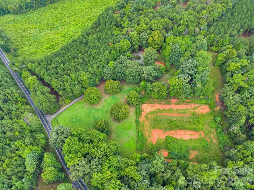 989 Fox Mountain Road, Columbus, NC 28722.  MLS# CAR4423345, YatesRealty ID 50694. 