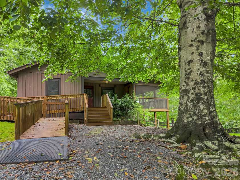 989 Fox Mountain Road, Columbus, NC 28722.  MLS# CAR4423345, YatesRealty ID 50694. 