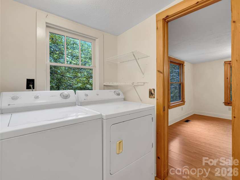 989 Fox Mountain Road, Columbus, NC 28722.  MLS# CAR4423345, YatesRealty ID 50694. Second full bath has a full size washer and dryer that convey with the house.