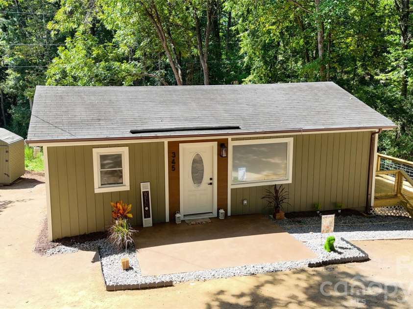 345 EPPS Road, Fort Mill, SC 29715.  MLS# CAR4424119, YatesRealty ID 50695. 