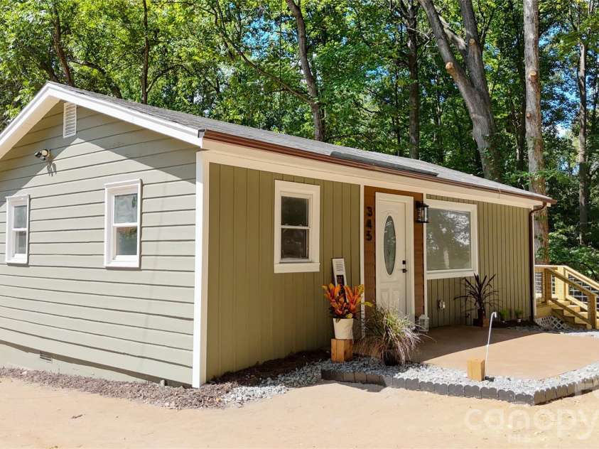 345 EPPS Road, Fort Mill, SC 29715.  MLS# CAR4424119, YatesRealty ID 50695. 
