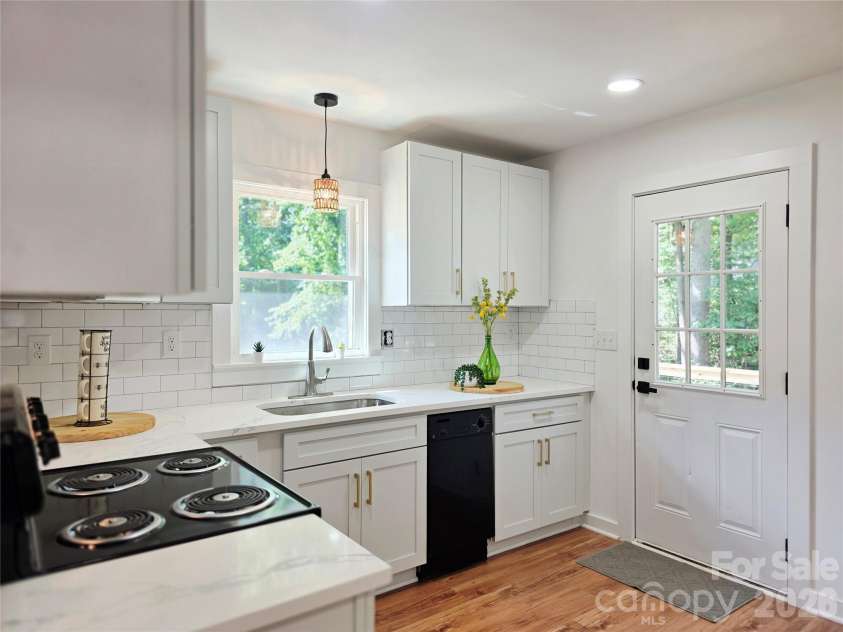 345 EPPS Road, Fort Mill, SC 29715.  MLS# CAR4424119, YatesRealty ID 50695. 