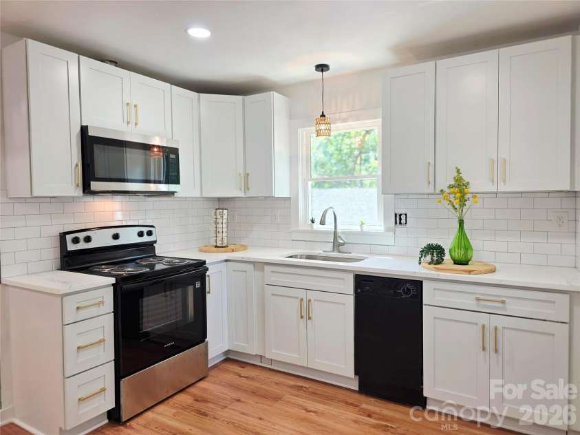 345 EPPS Road, Fort Mill, SC 29715.  MLS# CAR4424119, YatesRealty ID 50695. 