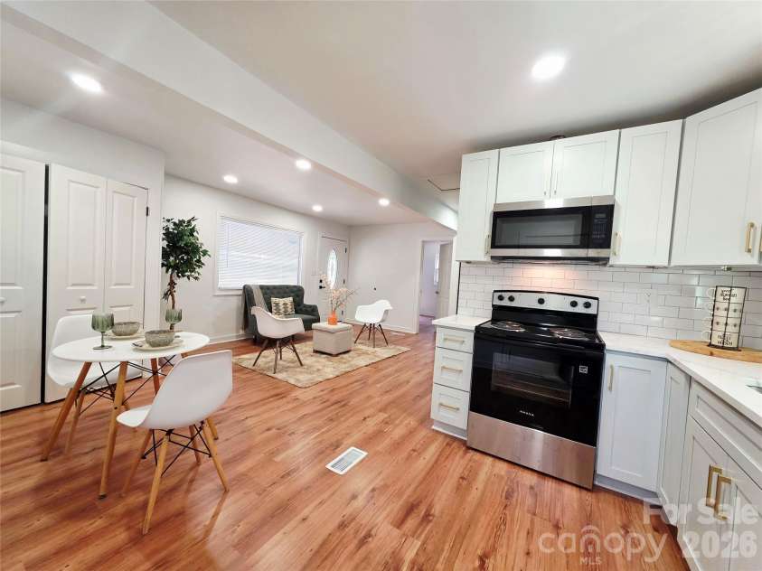 345 EPPS Road, Fort Mill, SC 29715.  MLS# CAR4424119, YatesRealty ID 50695. 