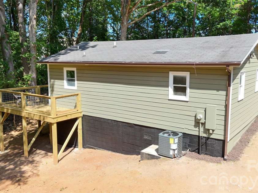 345 EPPS Road, Fort Mill, SC 29715.  MLS# CAR4424119, YatesRealty ID 50695. 