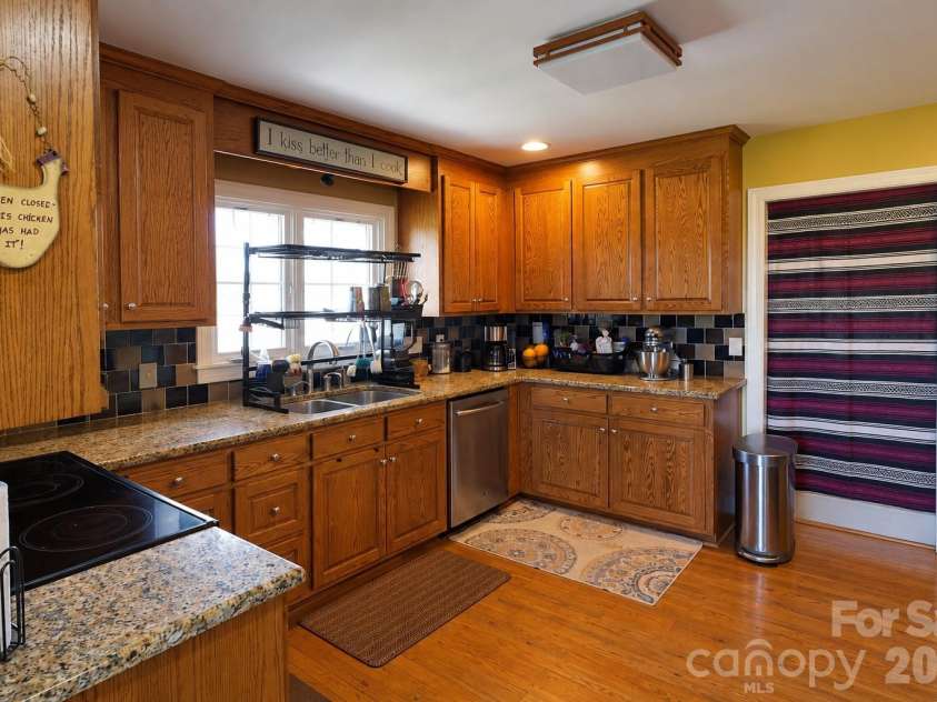 1244 Ross Wright Road, Polkton, NC 28135.  MLS# CAR4421614, YatesRealty ID 50698. Kitchen