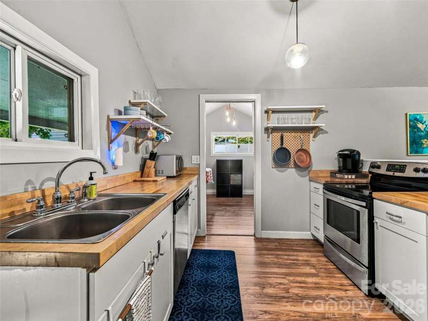 91 Deaver Street, Asheville, NC 28806.  MLS# CAR4424002, YatesRealty ID 50699. 