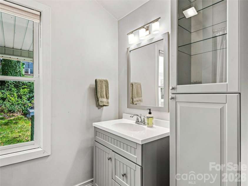 91 Deaver Street, Asheville, NC 28806.  MLS# CAR4424002, YatesRealty ID 50699. 