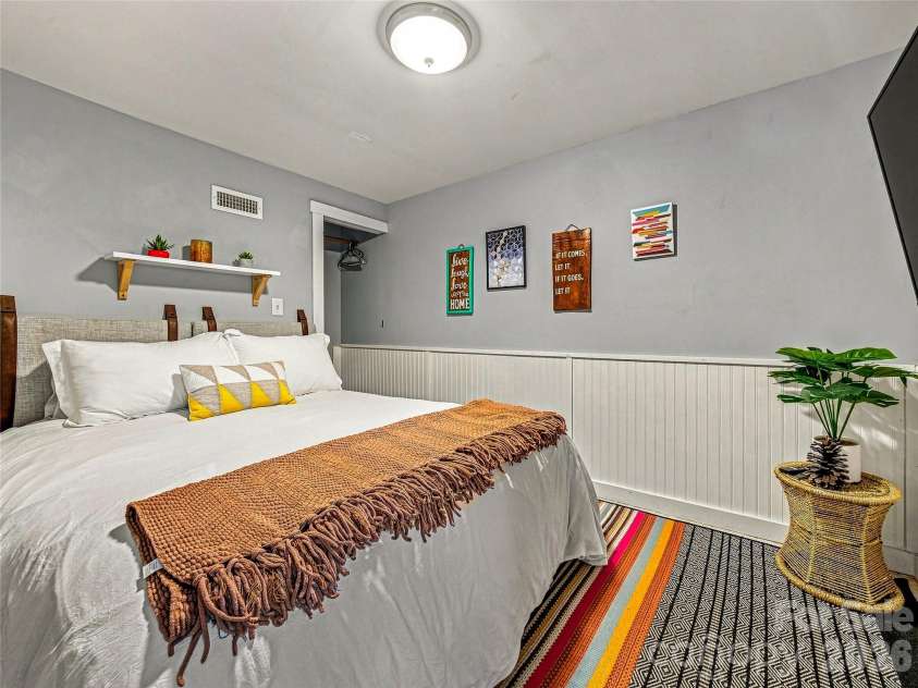 91 Deaver Street, Asheville, NC 28806.  MLS# CAR4424002, YatesRealty ID 50699. 