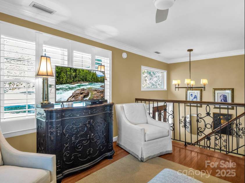 2340 24th Avenue, Hickory, NC 28601.  MLS# CAR4314509, YatesRealty ID 507. 