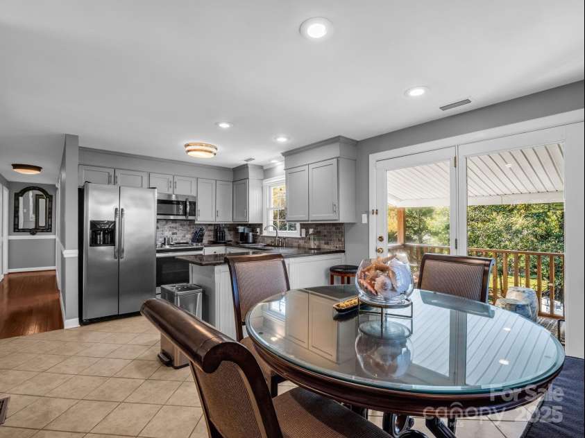 2340 24th Avenue, Hickory, NC 28601.  MLS# CAR4314509, YatesRealty ID 507. 