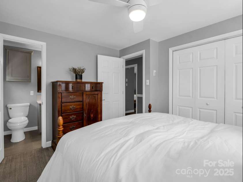 2340 24th Avenue, Hickory, NC 28601.  MLS# CAR4314509, YatesRealty ID 507. 