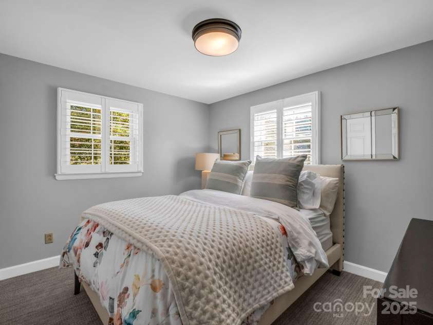 2340 24th Avenue, Hickory, NC 28601.  MLS# CAR4314509, YatesRealty ID 507. 