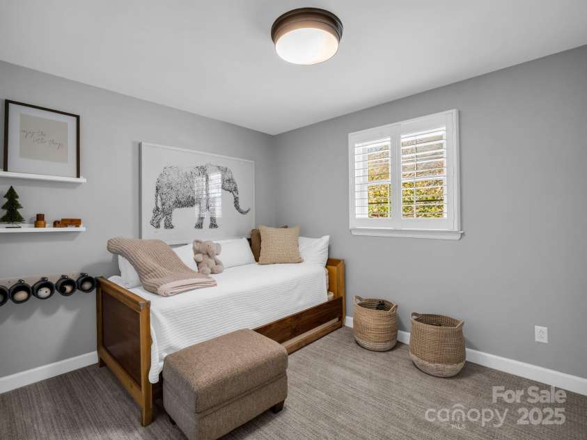 2340 24th Avenue, Hickory, NC 28601.  MLS# CAR4314509, YatesRealty ID 507. 