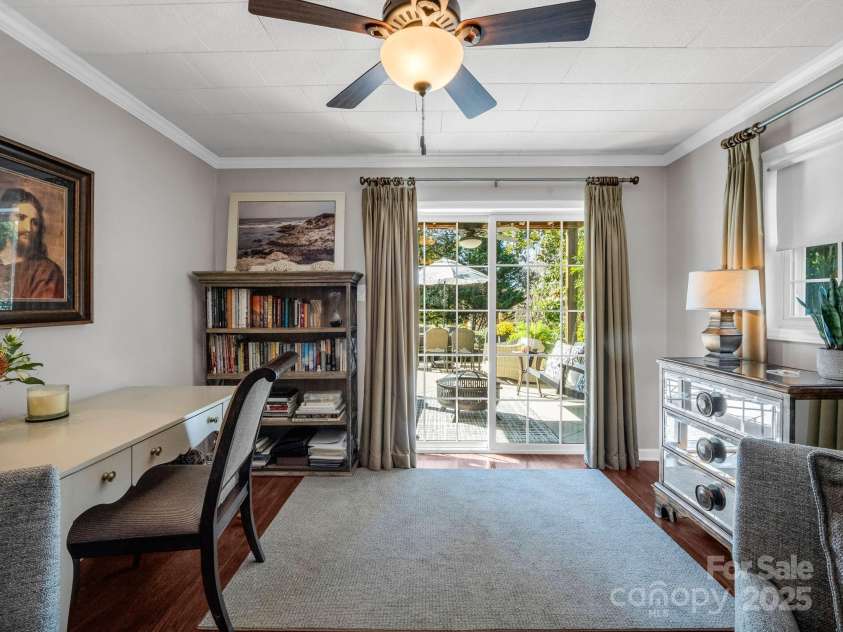 2340 24th Avenue, Hickory, NC 28601.  MLS# CAR4314509, YatesRealty ID 507. 