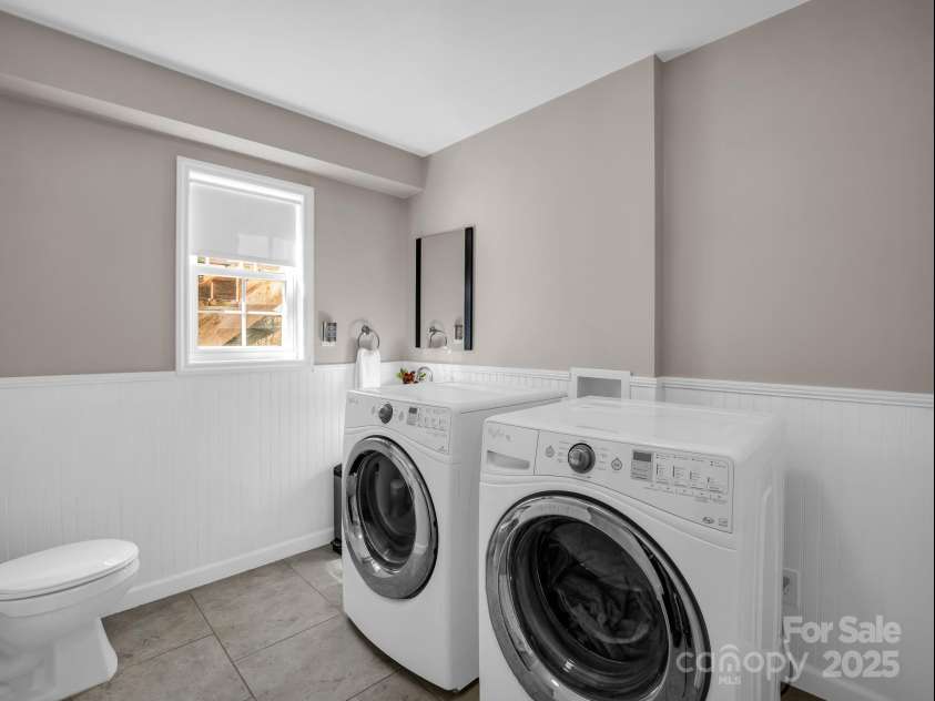 2340 24th Avenue, Hickory, NC 28601.  MLS# CAR4314509, YatesRealty ID 507. 