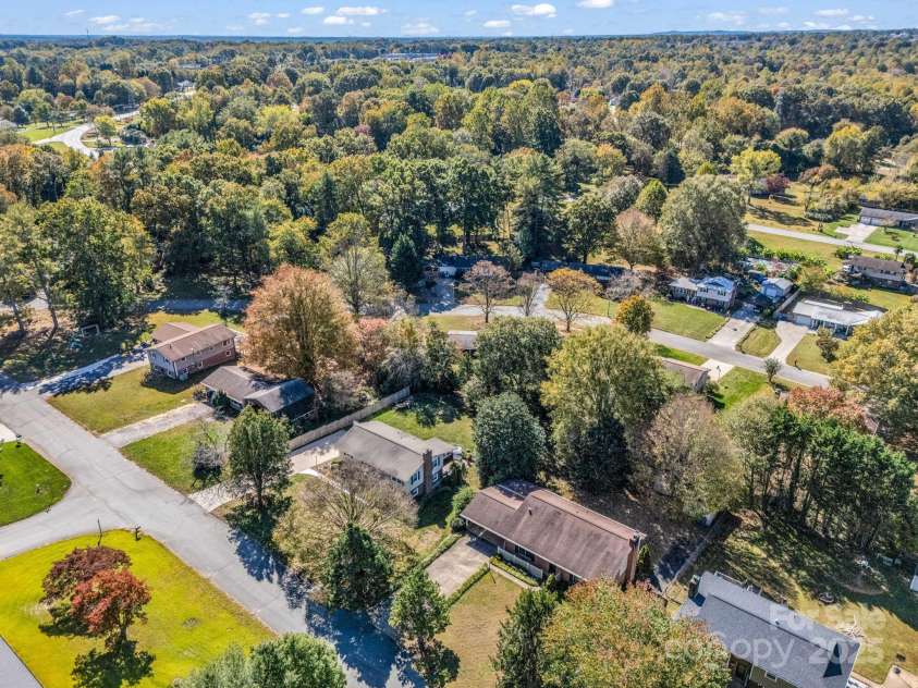 2340 24th Avenue, Hickory, NC 28601.  MLS# CAR4314509, YatesRealty ID 507. 