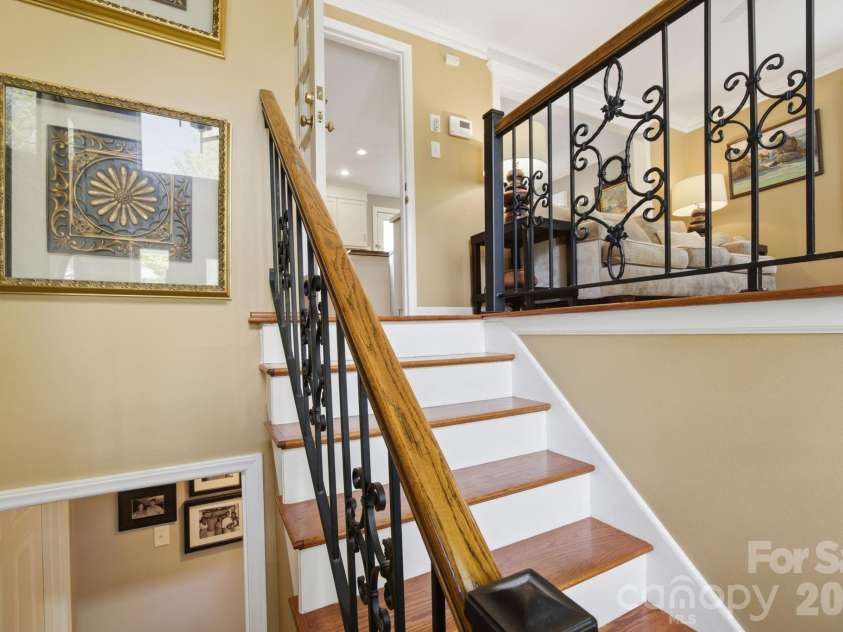 2340 24th Avenue, Hickory, NC 28601.  MLS# CAR4373971, YatesRealty ID 507. 