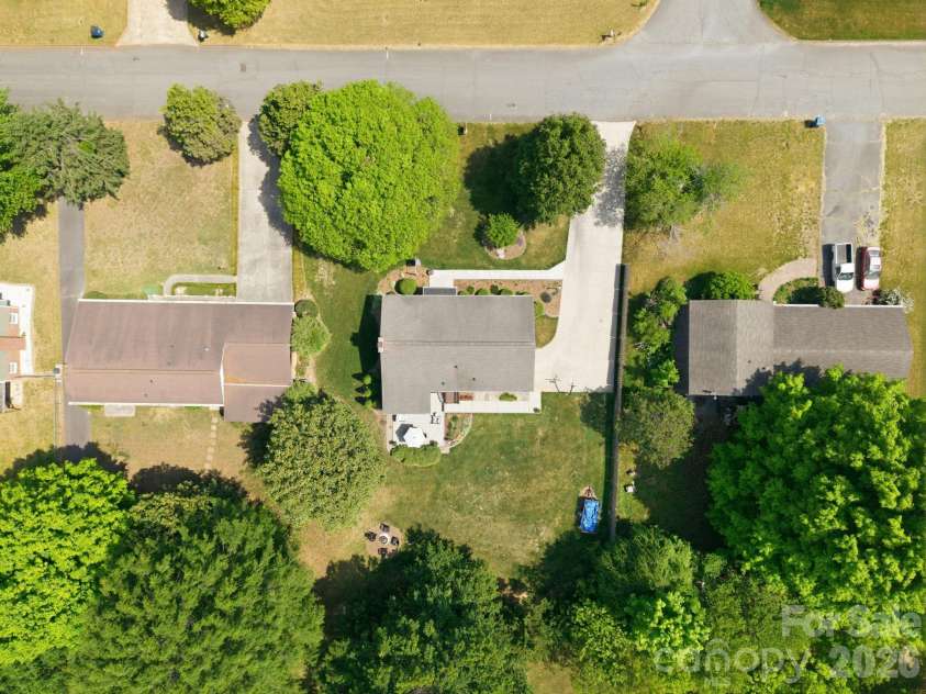 2340 24th Avenue, Hickory, NC 28601.  MLS# CAR4373971, YatesRealty ID 507. 